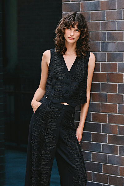 Love My Body Moda Tutkusu Nakış Detaylı Yelek