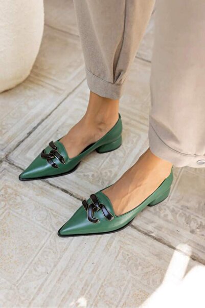 KRISTE BELL 2317 YEŞİL İTHAL SİVRİ BURUN ZİNCİR TOKALI KISA TOPUK BABET KADIN...