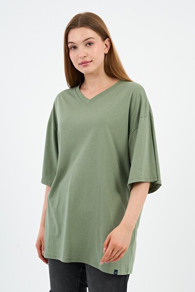 ALEXANDERGARDI V-Neck Oversize T-Shirt (E24-742A-Wn)