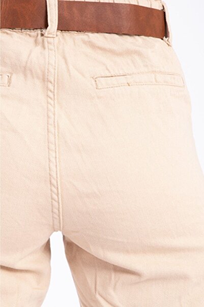 MAKRAS EXCLUSIVE A188936 Γυναικείο μπεζ τζιν παντελόνι με ψηλόμεσο στυλ Mom Jean με ζώνη, τζιν με στενό πόδι