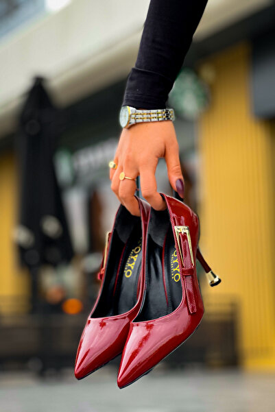 Buem Pantofi de damă cu toc de zi cu zi, cu toc auriu și cataramă din piele lacuită strălucitoare