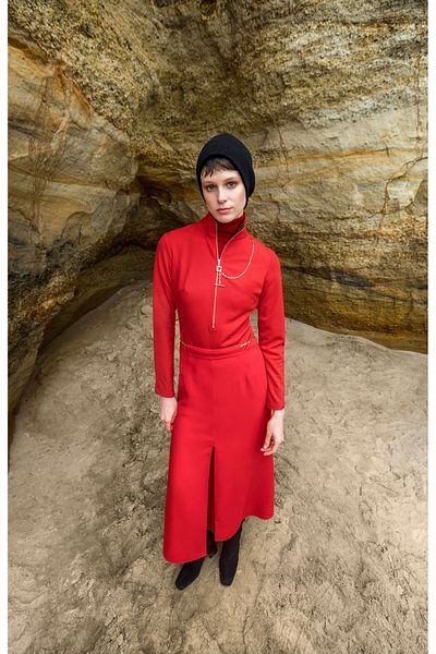 KAMEYA Red Skirt with Front Slit and Waist Chain Detail