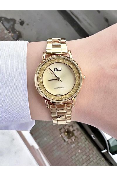 Q&Q Women's Metal Band Wristwatch