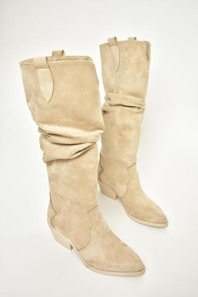 Fox Shoes Dámské semišové boty T404401002 s stahovací šňůrkou v odstínu nude