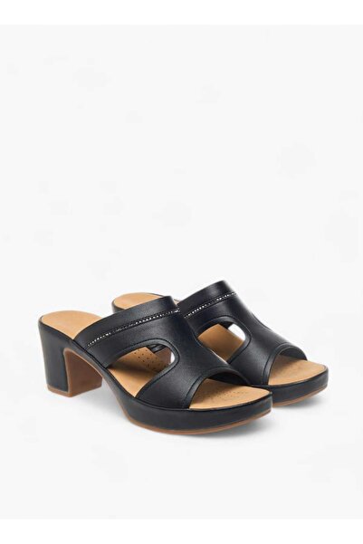 Flora Bella by Shoexpress صندل فلورا بيلا المزين سهل الارتداء بكعب سميك