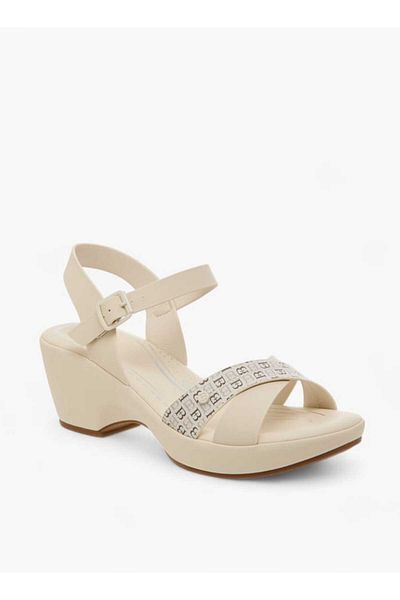 Flora Bella by Shoexpress صندل Flora Bella Monogram Print Cross Strap مع كعب سميك وإغلاق بإبزيم