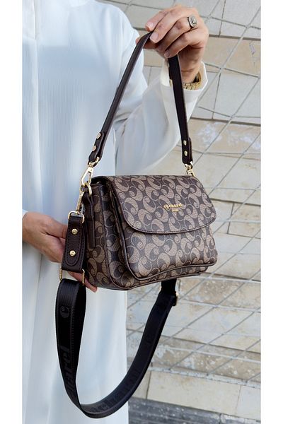 Cacharel originální cacharel paris cross bag dámská taška přes rameno a crossbody s přihrádkou