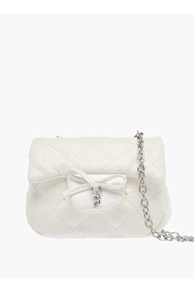 Flora Bella by Shoexpress حقيبة فلورا بيلا المبطنة ذات الإغلاق بزر وحزام سلسل...