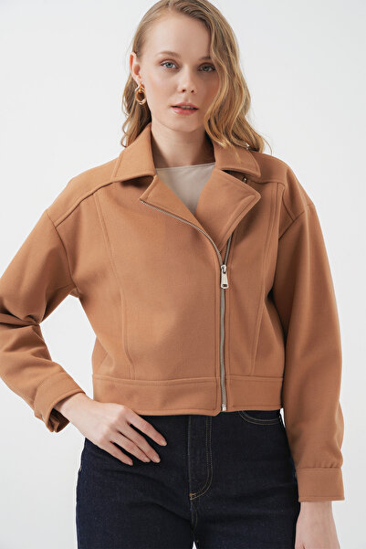 Bigdart 0717 Модел дамско късо яке с щампи - Camel