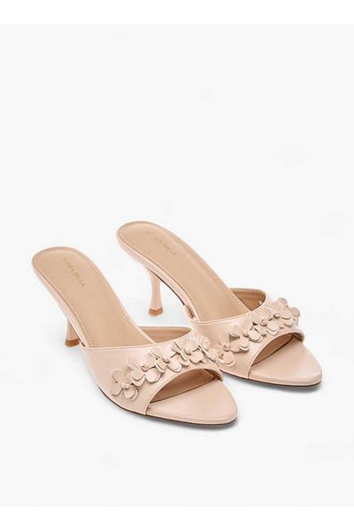 Flora Bella by Shoexpress صندل Flora Bella سهل الارتداء مزين بالزهور مع كعب واسع