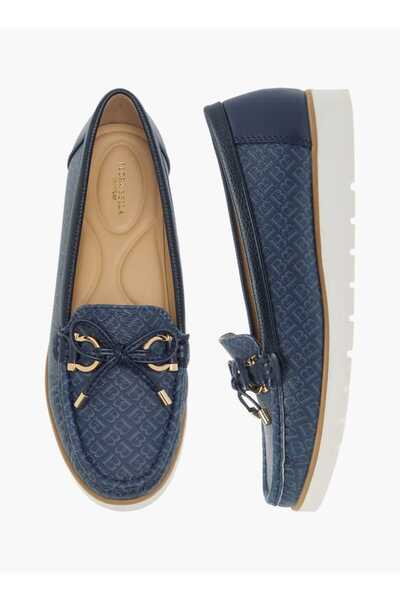 Flora Bella by Shoexpress حذاء بدون رباط بطبعة مونوغرام من فلورا بيلا مع تفاص...