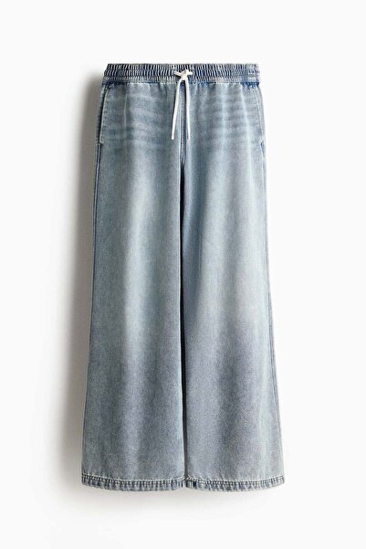 H&M بنطلون جينز سهل الارتداء