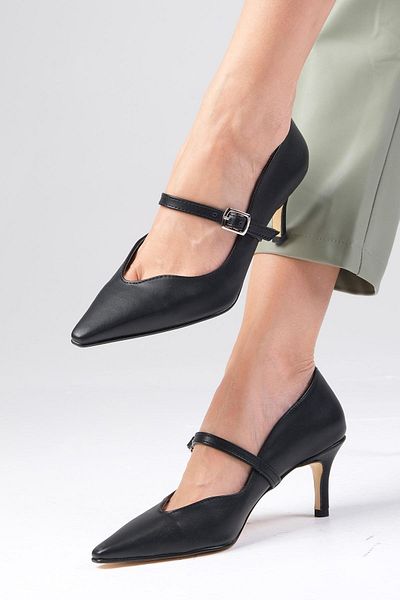 Mio Gusto Solene Black Blunt Pointed Toe Women's Stiletto