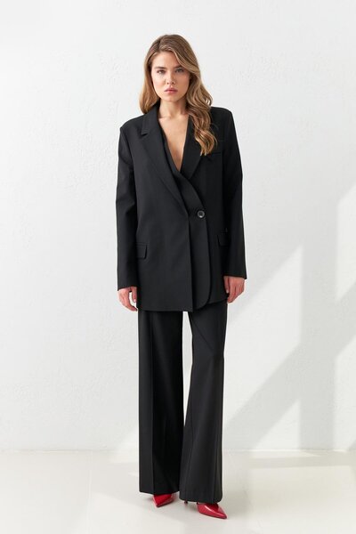 Setre Jachetă lungă neagră asimetrică cu detaliu cu nasturi