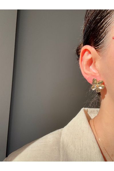 Ressia Small Flower Earrings