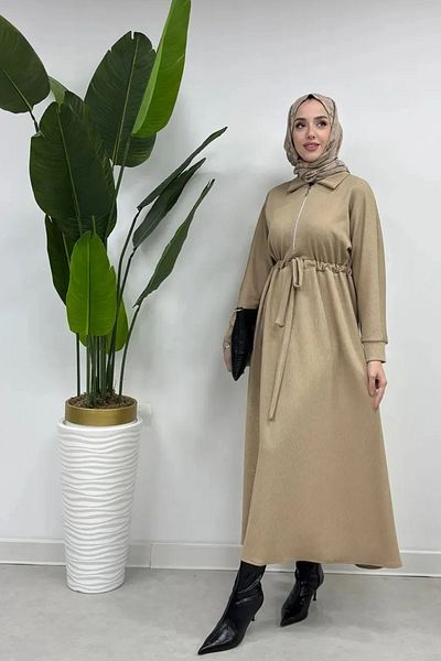 Tesettür Diyarı Φόρεμα Hijab από ριμπ πλεκτό ύφασμα με λεπτομέρεια με φερμουάρ