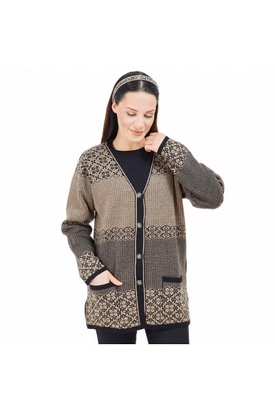 Elçelya Moda Дамски къс зимен майчински кардиган с шарка от норка и копчета