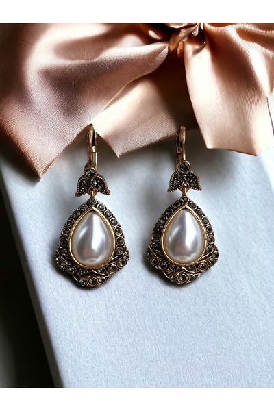 FAYRA ACCESSORIES Kristal Taşlı Fiyonk Figür İnci Küpe