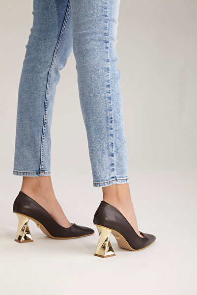 AYAKKABI PRENSİ Империя КАХВЕРЕНГИ МАТ