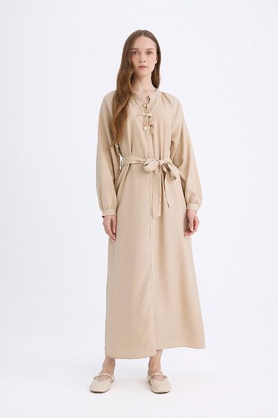 DeFacto Relax Fit Maxikleid mit Stehkragen, langen Ärmeln und Gürtel D7322AX25SP