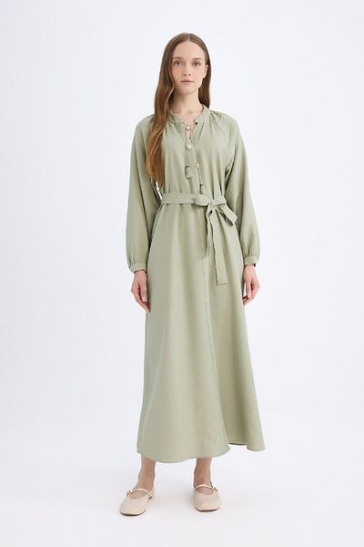 DeFacto Relax Fit Maxikleid mit Stehkragen, langen Ärmeln und Gürtel D7322AX25SP