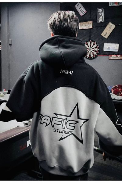 köstebek kadıköy Star Fafic Studdio White Piece Hooded Sweatshirt