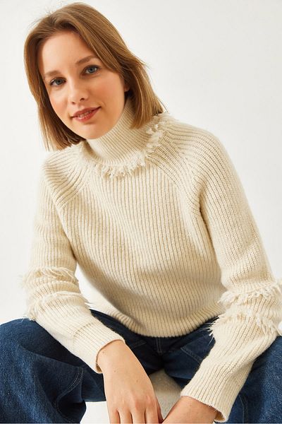 Bianco Lucci Women's Neck and Sleeve Fringed Knitwear Sweater 20246912