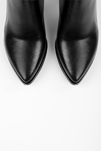 Shoeberry Dámské odvážné černé kožené kozačky na podpatku