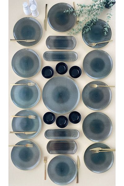 QUEEN Green Gold 12-Person 23 Piece with Saucer Breakfast Set