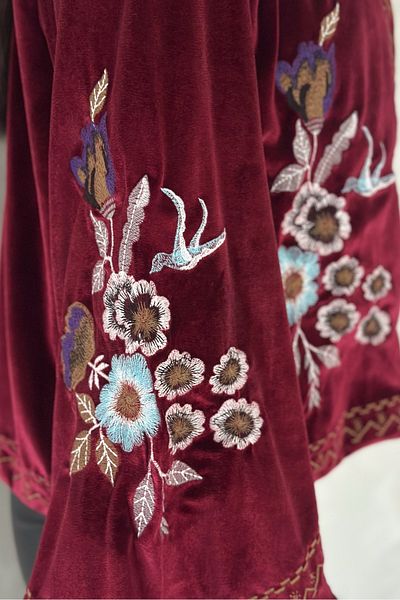 FEMELLE Jachetă kimono din catifea brodata de damă bordeaux