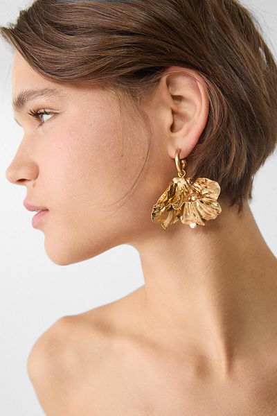 Stradivarius Textured faux pearl flower earrings
