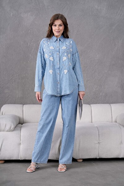 Miss Allos قميص نسائي من قماش الدنيم بأكمام مطرزة من الأمام ومزين باللؤلؤ وبن...