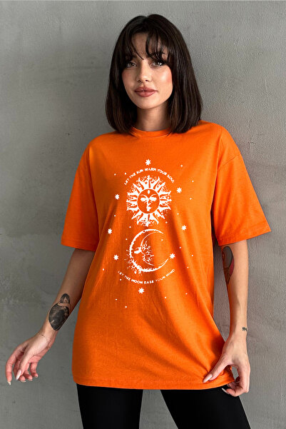 Stendhal Tricou oversize cu decolteu rotund cu imprimeu astral portocaliu pen...