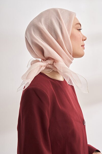 ARMANDA وشاح من التول بطبقة مزدوجة من الحرير بنسبة 30% - بودرة