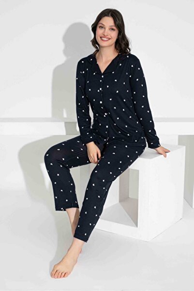 Tarık Milan Kumaş Boydan Düğmeli Gömlek Yaka Uzun Kollu Lacivert Kalp Desenli Pijama Takımı