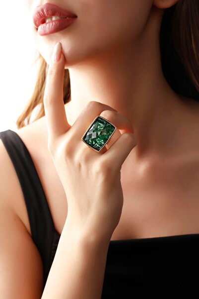 MATYA JEWELERY خاتم ماتيا مطلي بالورنيش باللون الذهبي مع حجر أخضر قابل للتعديل