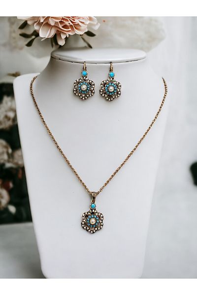 FAYRA ACCESSORIES Pearl and Turquoise Stone Flower Figure Earrings and Necklace Set