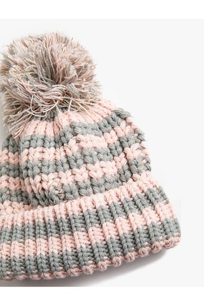 Koton Gestrickte Baskenmütze mit gestreiftem Pompon
