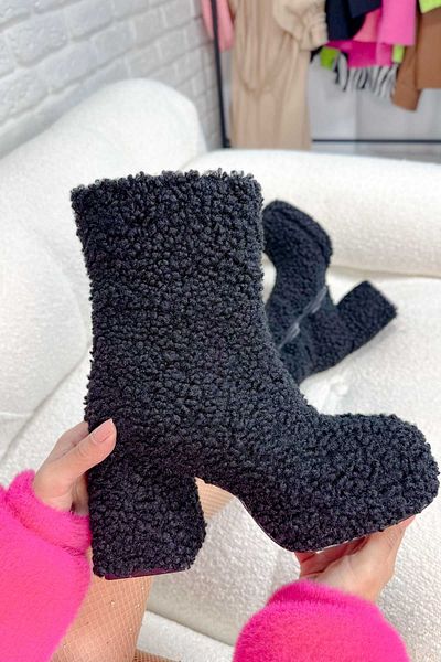 Shoebutik Μαύρες βελούδινες μπότες πλατφόρμας Marliyn