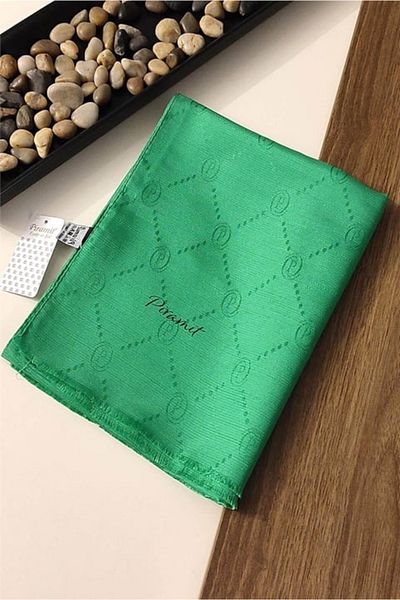 PİRAMİT Şal cu monogramă piramidală Benetton