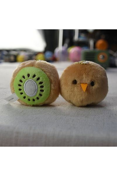 Choice ANYTAKE 1 piece randomly Yell world Original capsule toys kawaii cute kiwi? Mascot BC kiwifruit bird