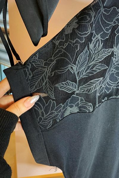 Büyük Moda Cotton Tee with Lace Detail
