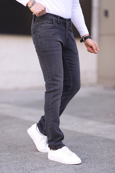 Trendyol Collection Anthrazitfarbene Jeans-Jeanshose aus regulärem, dehnbarem Stoff TMNSS25JE00001
