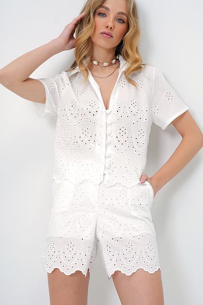 Trend Alaçatı Stili Pantaloni scurți țesuți cu fustă albă de damă ALC-X13489