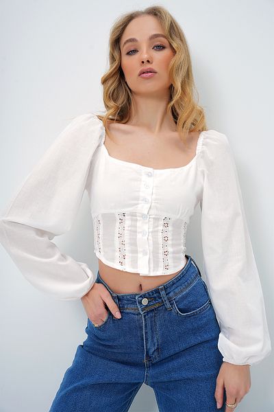 Trend Alaçatı Stili Bluză albă cu mânecă cu balon - Gât pătrat, spate Gipeli ALC-X13431