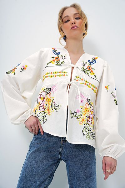 Trend Alaçatı Stili Bluză de damă, ecru, cu decolteu în V, cu șireturi, broderie, țesută, ALC-X13367