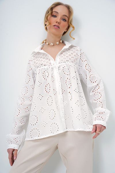 Trend Alaçatı Stili Cămașă albă ajurata cu broderie - Detaliu scoici, țesută ALC-X13423