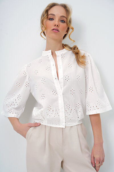Trend Alaçatı Stili Női fehér bíró gallér, kagylós hímzés, hímzett Crop ing ALC-X13426
