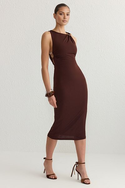 Trendyol Collection Кафяв аксесоар, детайлна плетена миди вечерна рокля Абитуриентска рокля TPRSS25EL00103