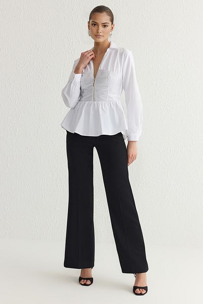 Trendyol Collection Weißes, glänzendes, mit Steinen bedrucktes Popeline-Webhemd mit Reißverschluss TPRSS25GO00001